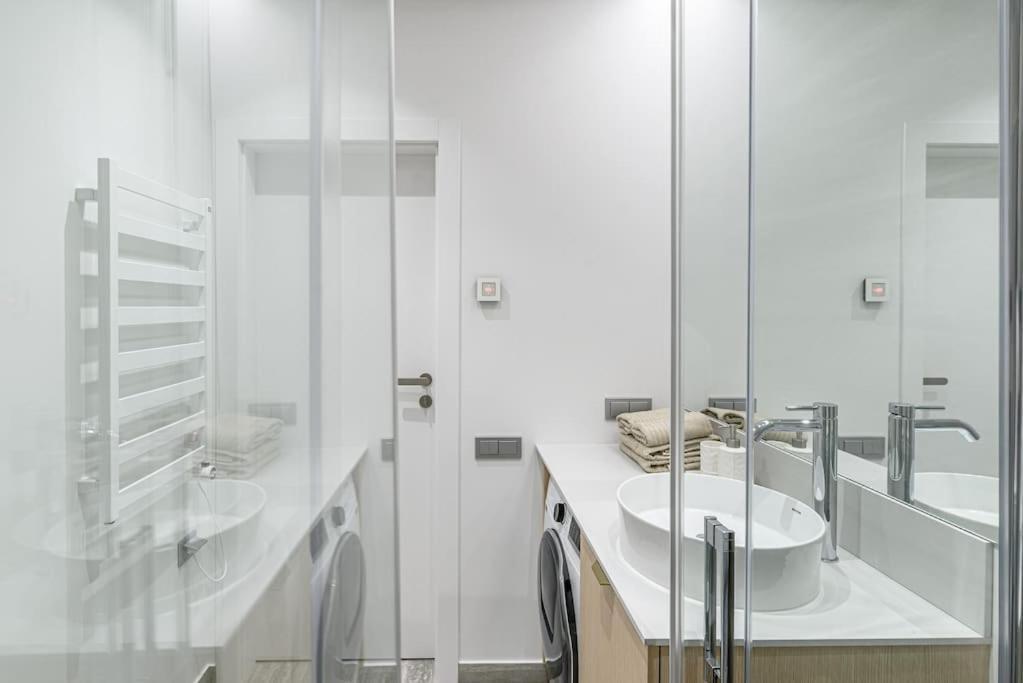 Cozy Japanese Oasis With Balcony, Gramophone, Netflix Apartment Vilnius Luaran gambar